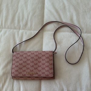 Michael kors crossbody bag